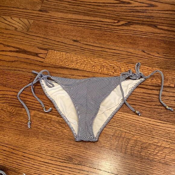 Eberjey
First Mate Bikini Bottom Alessia Black - Picture 3 of 4